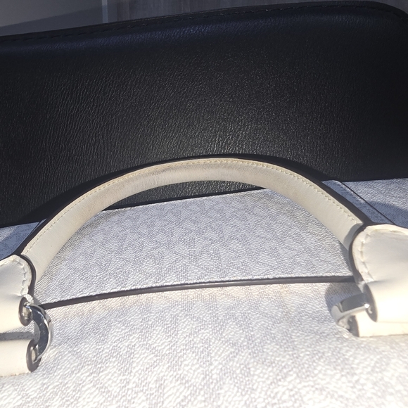 Michael Michael Kors' Carine satchel - Picture 11 of 16